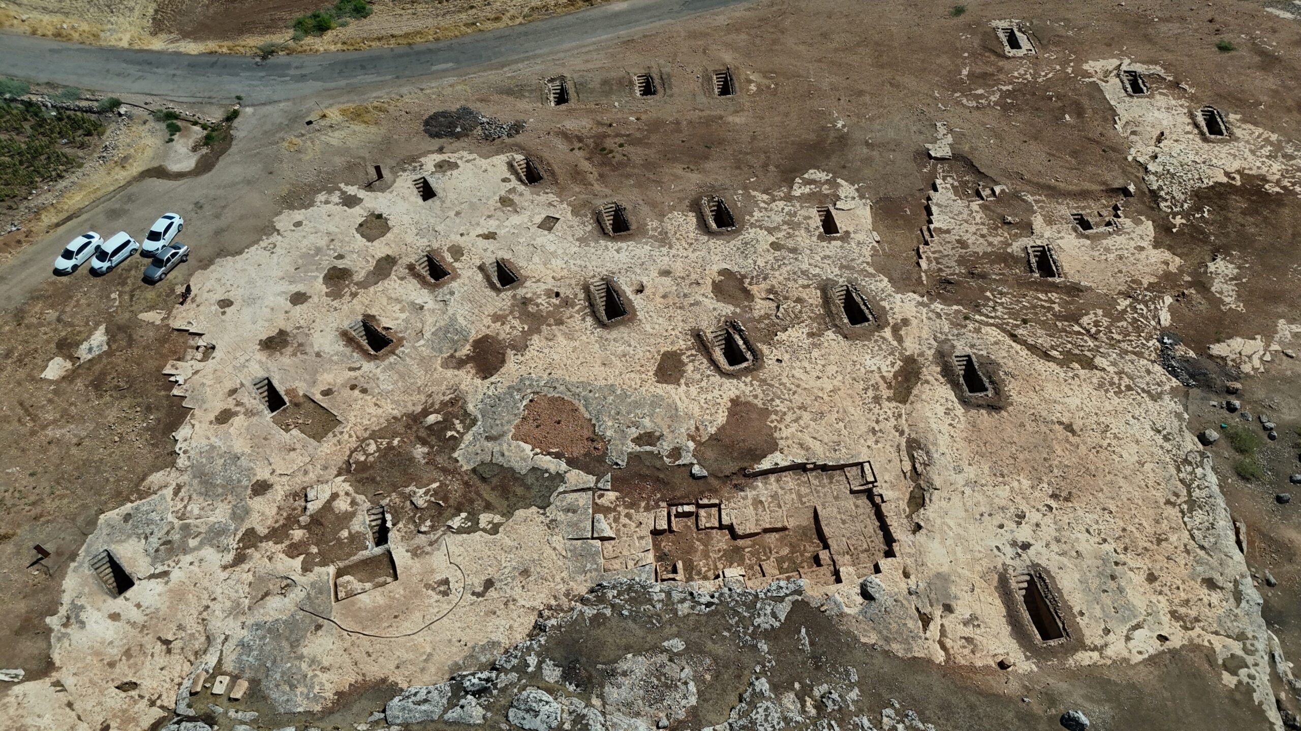 adiyamandaki tharsa antik kentinde 8 oda mezari bulundu YrGQKLEU