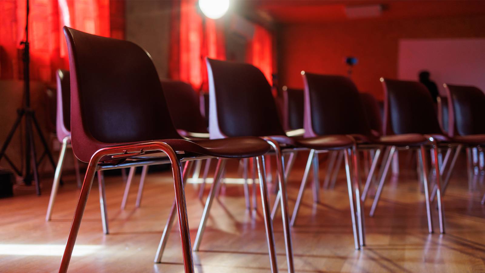 bagimsiz tiyatro sahneleri gorunurluk krizi yasiyor BAR4NTuG