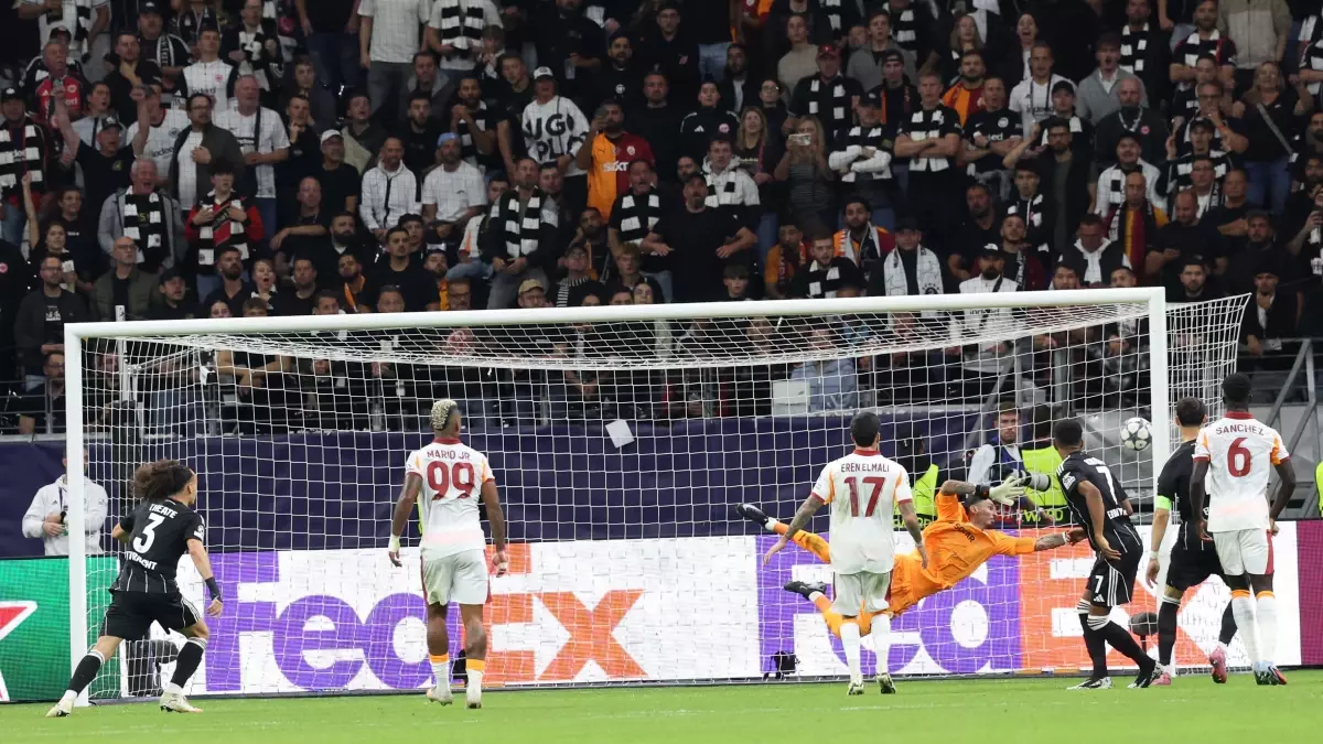 galatasaray frankfurta 5 1 yenilerek serisini kaybetti 9XYXeXT1