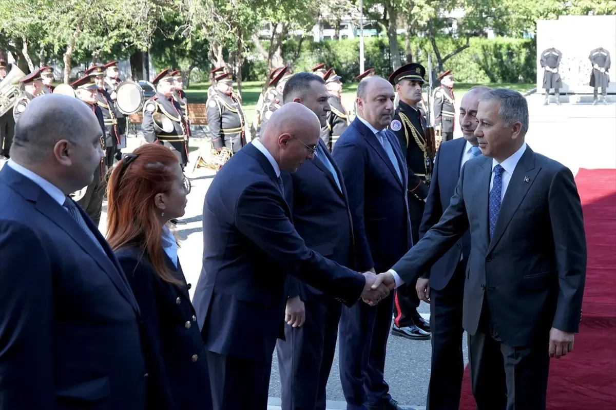 icisleri bakani yerlikayanin gurcistan temaslarina iliskin bakanliktan aciklama 4P1xFeLn