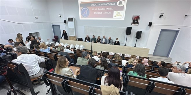 antalyada doktorlar mezun olduklari universitede 25 yil sonra yeniden bulustu 4yZ5CJqZ.jpg