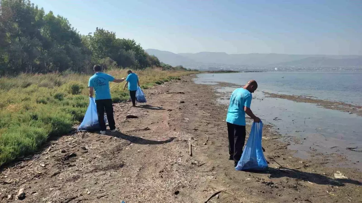 kocaeli mavi takim kiyi temizligi ile dogaya katki sagliyor rLuGAbnK.jpg
