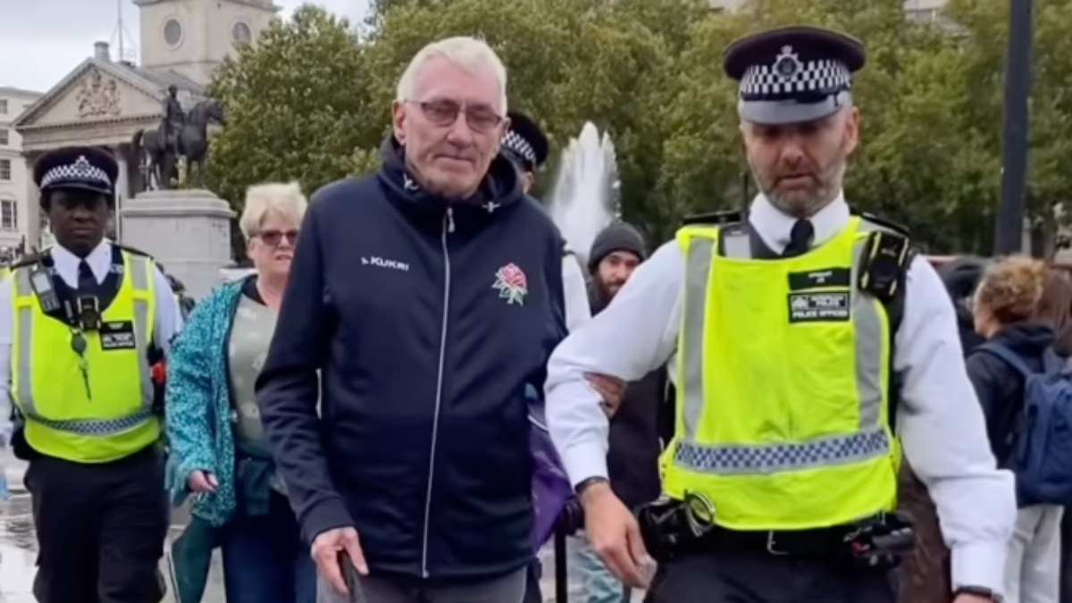 londrada gorme engelli bir kisi israili elestirdigi gerekcesiyle tutuklandi S5QWMVLu