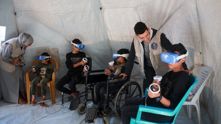 gazzede-savas-travmasi-yasayan-cocuklar-sanal-gerceklikle-rehabilite-ediliyor-ysUeAYSC.jpg
