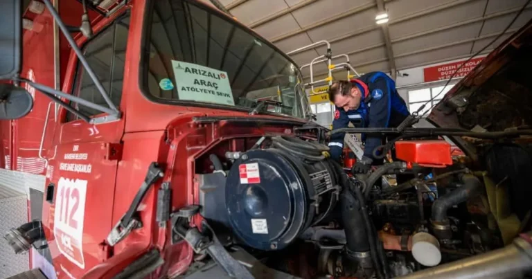 izmir-buyuksehirden-itfaiye-araclarina-guclu-lojistik-destek-wz1cHrlU.webp