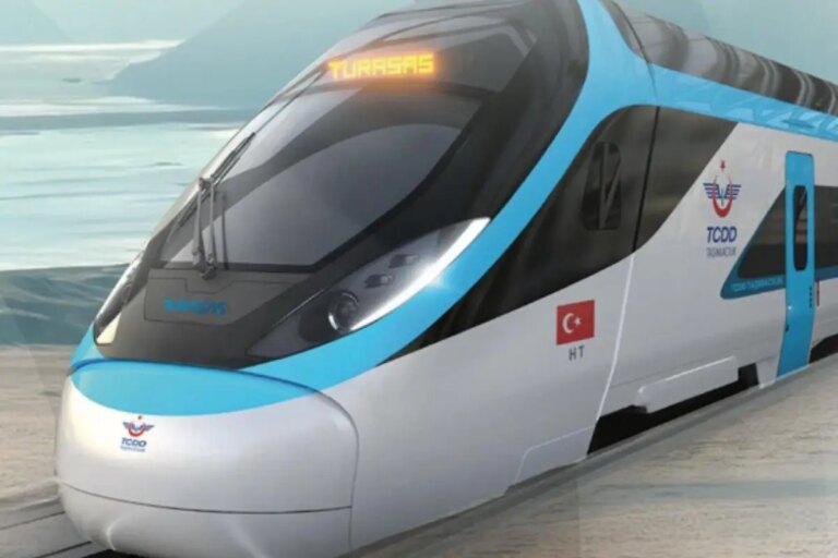 turkiyenin-en-hizli-milli-elektrikli-hizli-tren-seti-bu-yil-raylara-inecek-mDuivV91.jpg